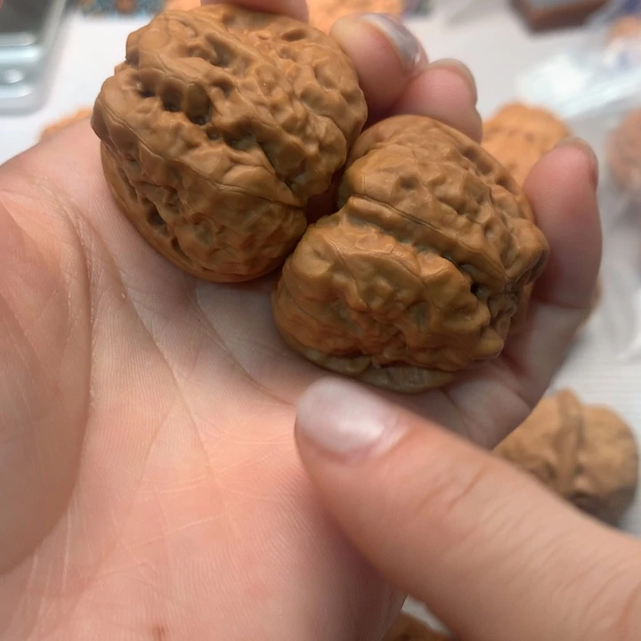 文玩核桃把件四开背蛤蟆头37