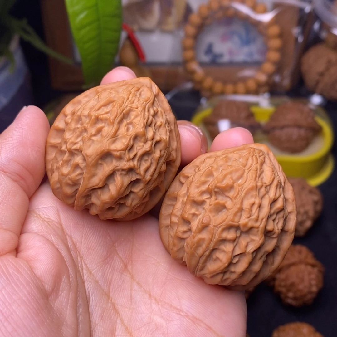 文玩核桃把件38金牛