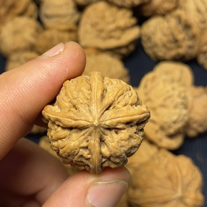 文玩核桃吊坠添*饭文玩核桃异形单只