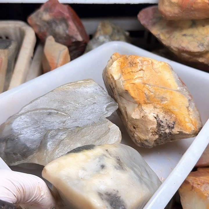 寿山石朕寿山石的颜色