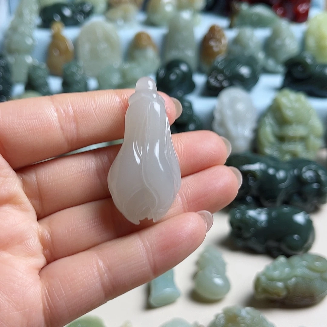 和田玉未镶嵌挂件