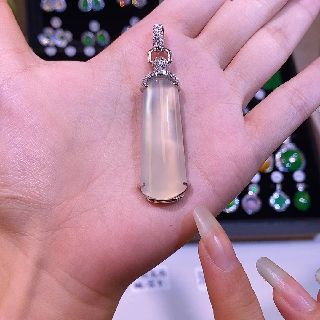 玛瑙/玉髓颈饰合金