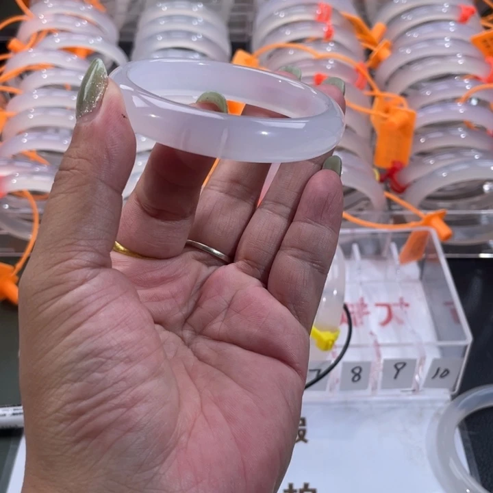 手镯玛瑙/玉髓未镶嵌