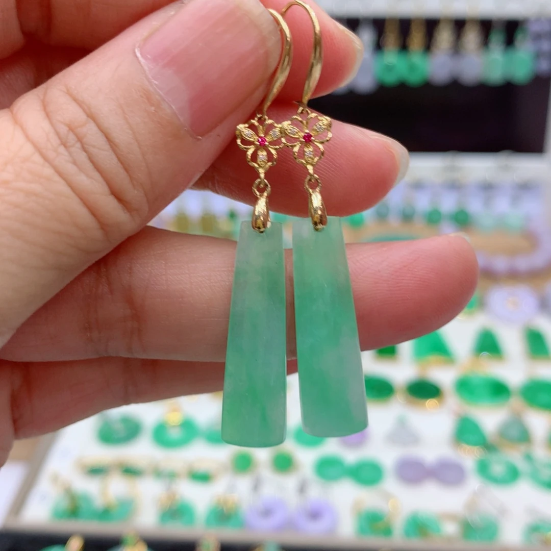 翡翠18K金镶嵌耳饰