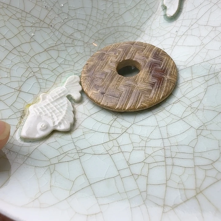 瓷片江**家双鱼青瓷开片大碗