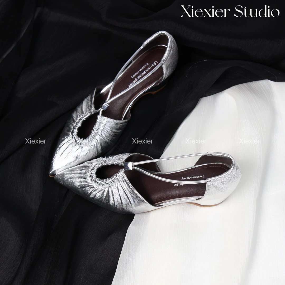 谢喜儿 | 褶皱尖头镂空真皮半包凉鞋