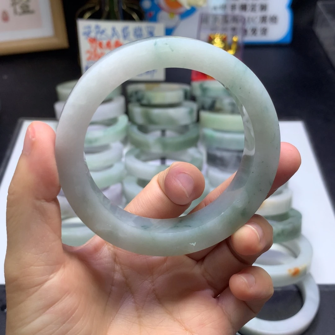 s***2定制翡翠手镯未镶嵌