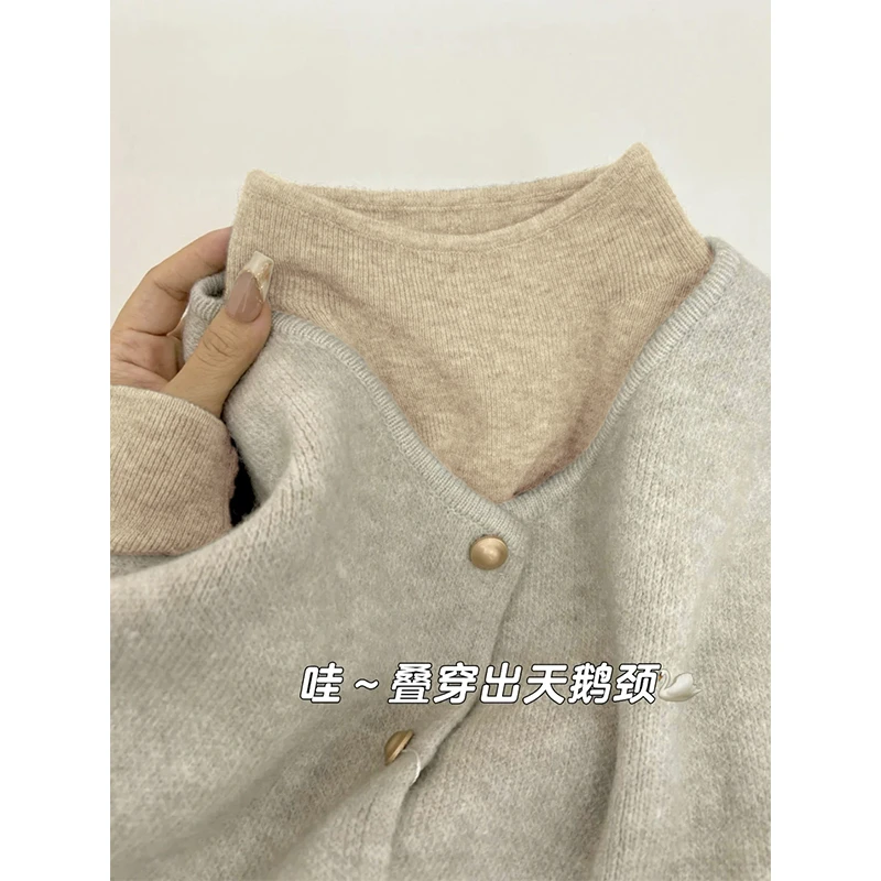 巨好的韩系小立领毛衣针织衫女秋冬奶茶色软糯百搭半高领正肩上衣