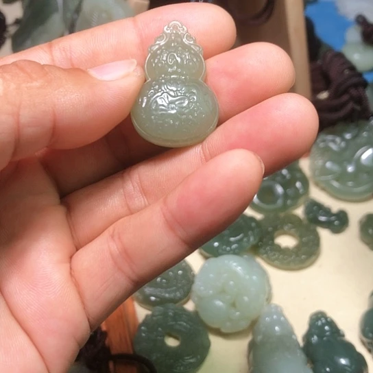 【闪购商品】颈饰未镶嵌和田玉久*