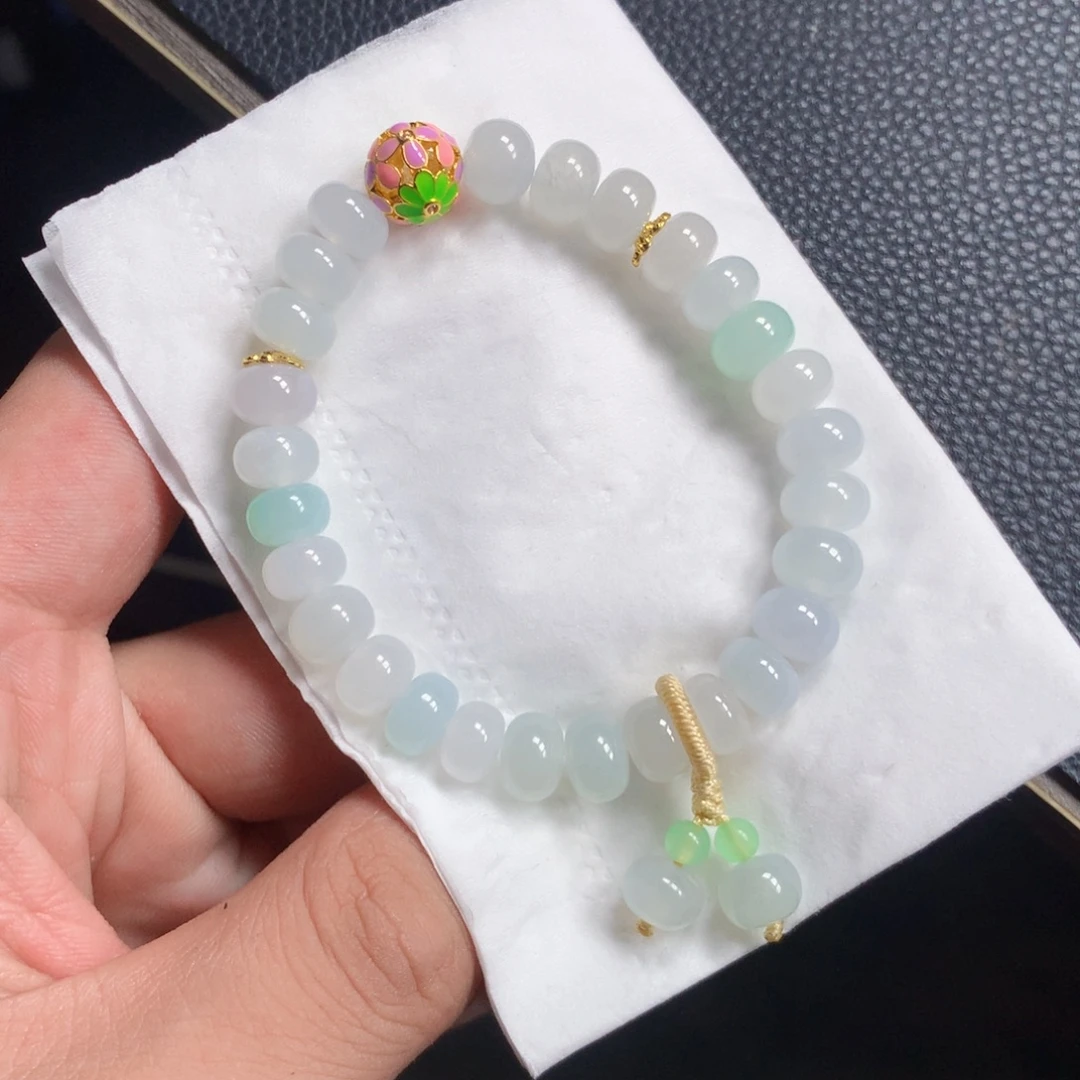 翡翠未镶嵌颈饰闪