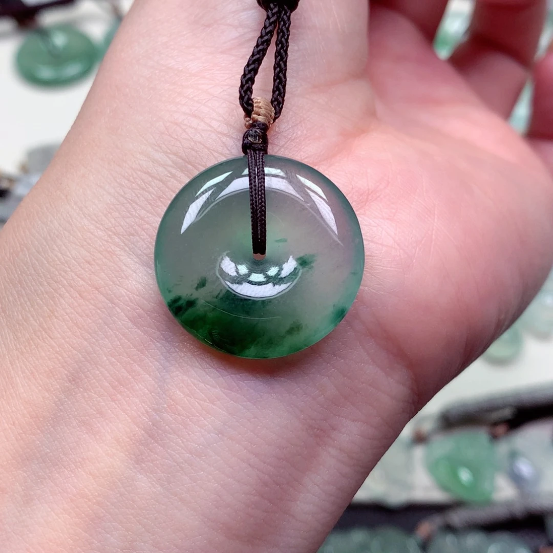 翡翠未镶嵌颈饰扣子