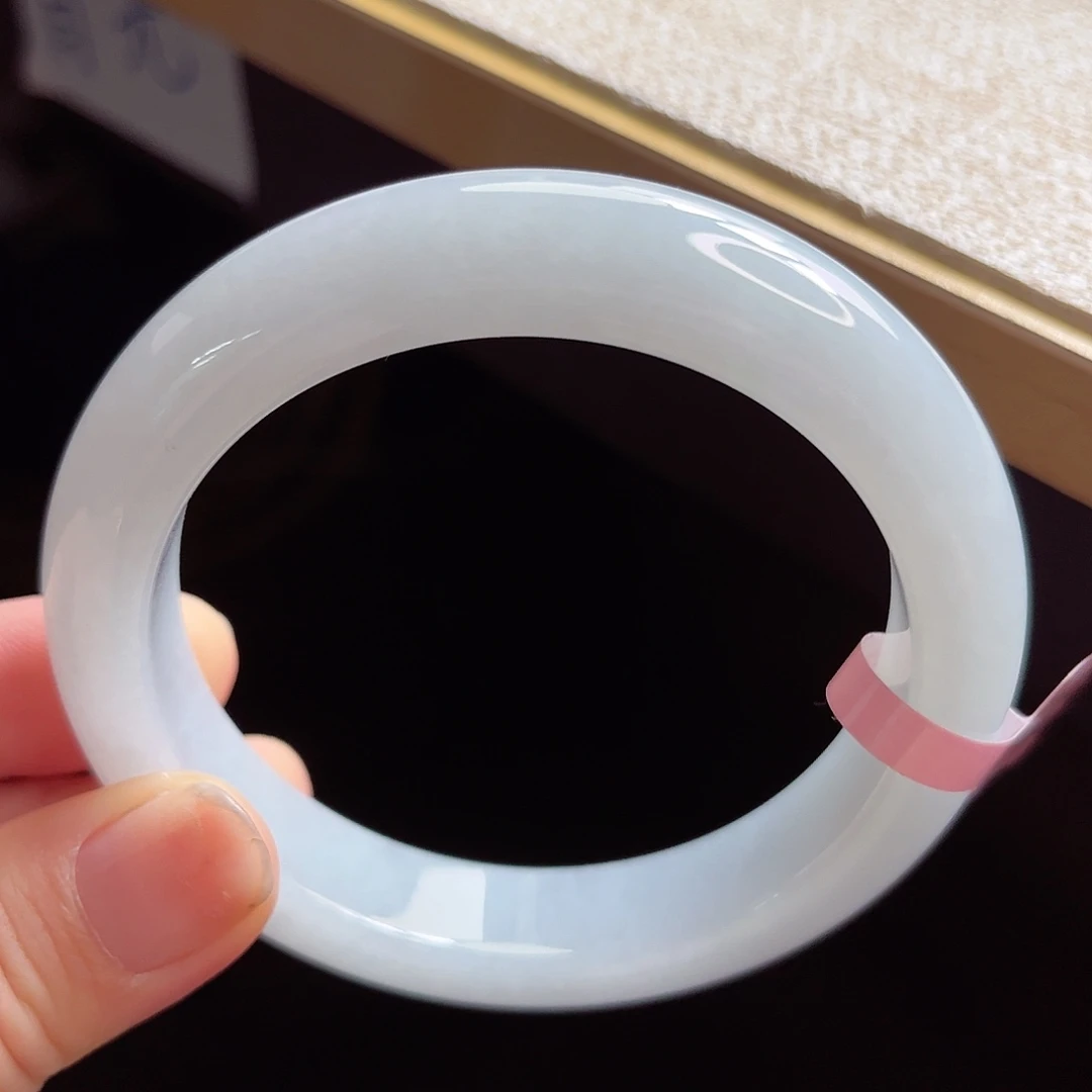 翡翠手镯未镶嵌手镯