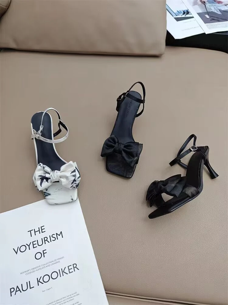 03-0334夏季新品女凉鞋粗跟一字扣凉鞋平底女凉鞋百搭低跟鞋女