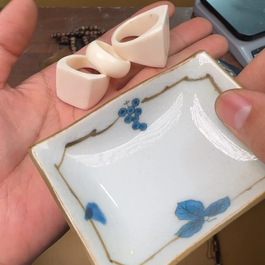 绿泥陶瓷孤品单件车里拍