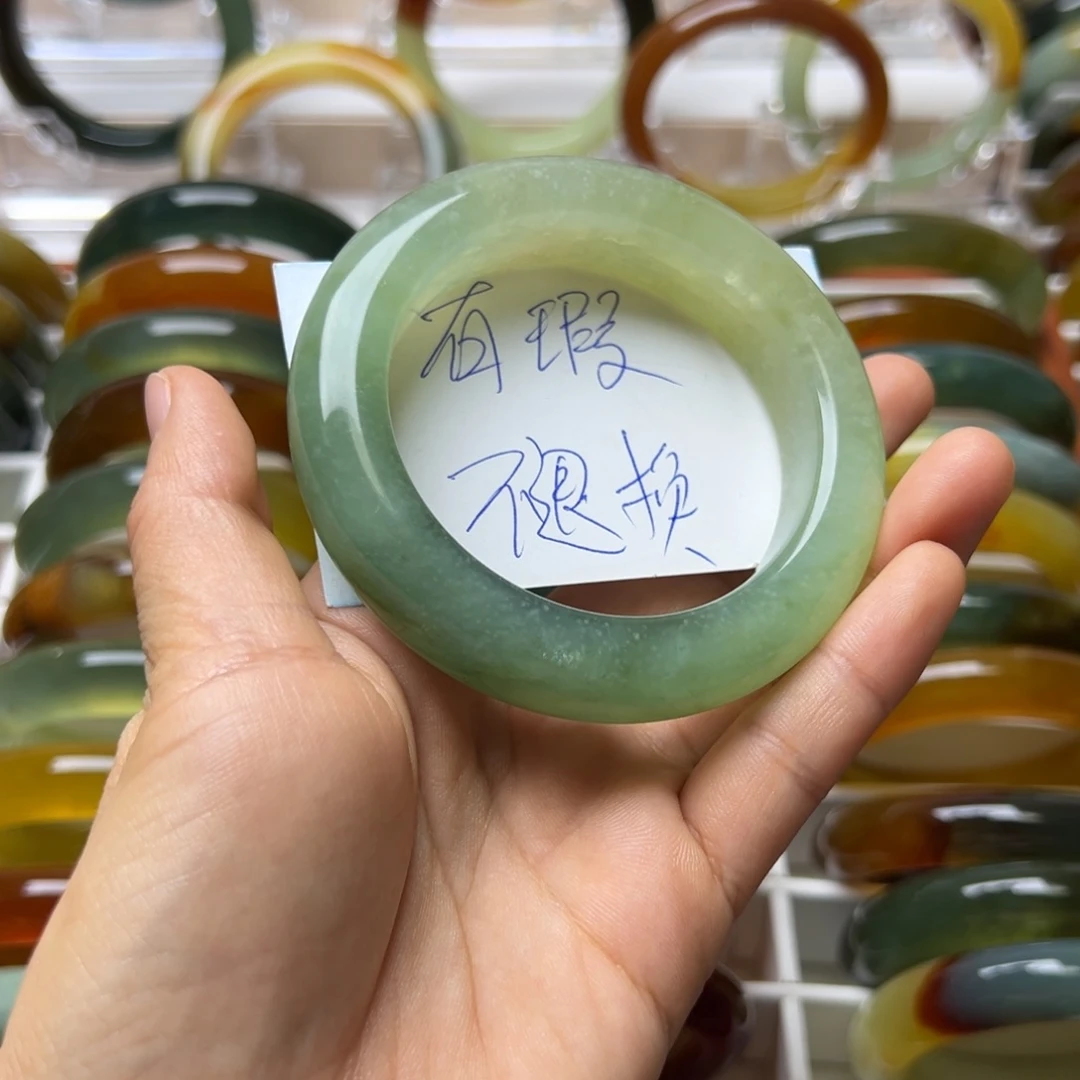 蛇纹石玉未镶嵌手镯