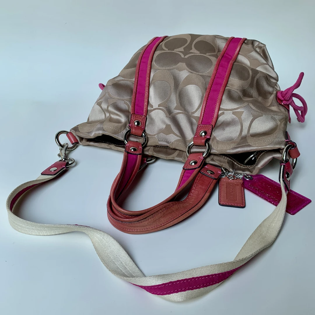 95新 COACH/蔻驰 时尚百搭老花粉色手提单肩斜挎托特包