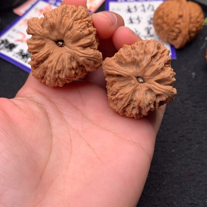 文玩核桃吊坠牡*园86号38南疆石
