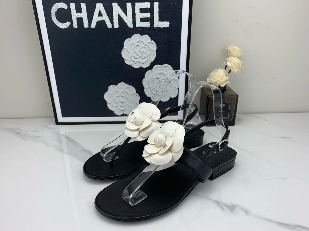 99新 Chanel/香奈儿 山茶花小粗跟凉鞋 36码/jm00985