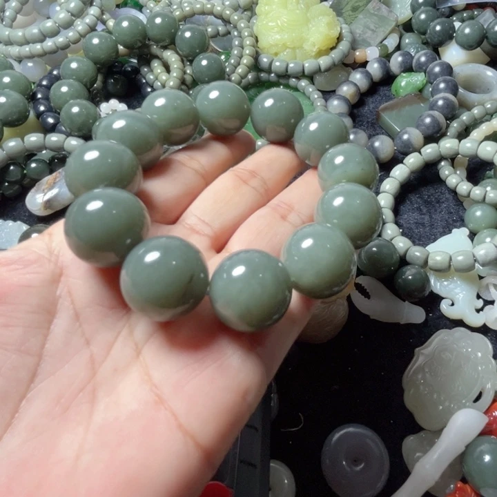 根***雕和田玉未镶嵌颈饰20