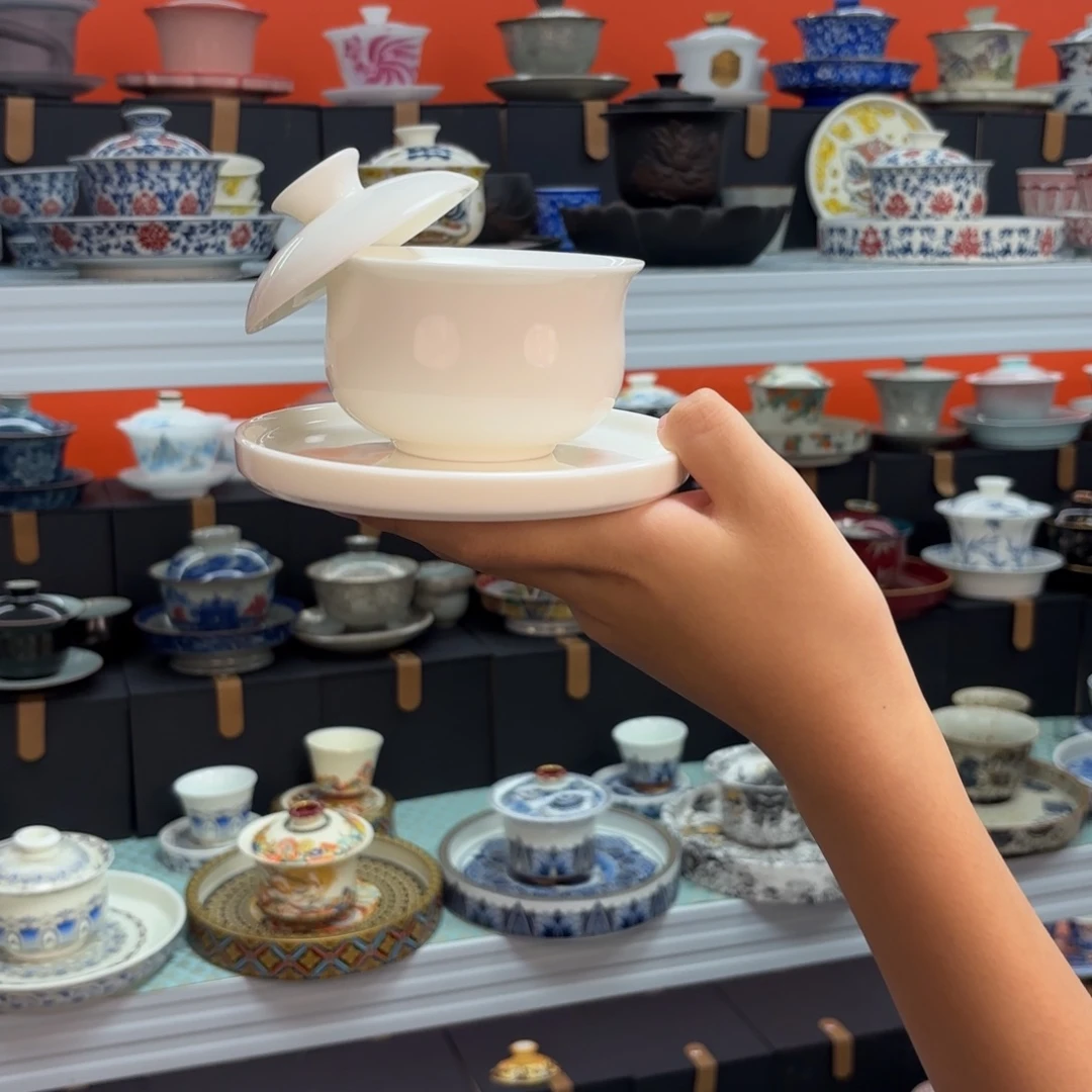 茶具是指由两块金属做成