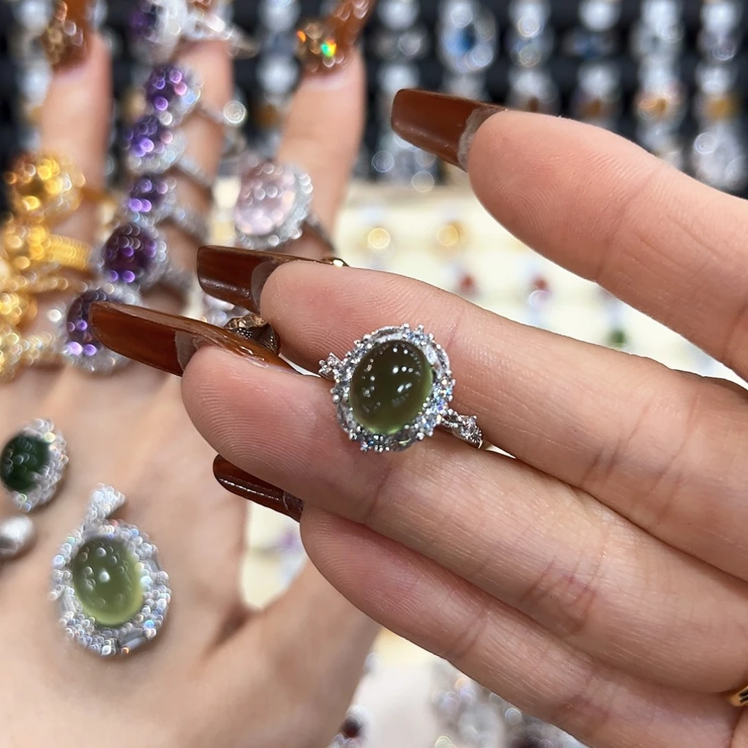 水晶戒指银S925镶嵌小***?