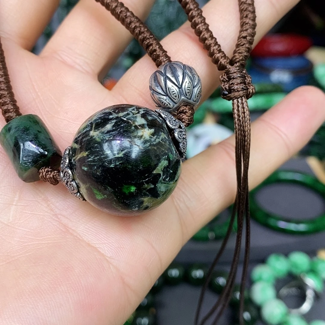 颈饰银S925镶嵌翡翠漂亮美眉