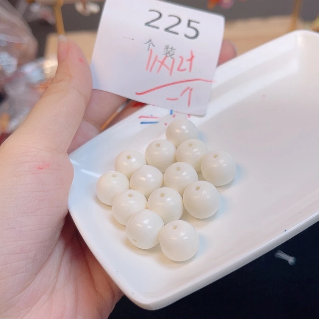 水晶珠宝半成品未镶嵌225 。