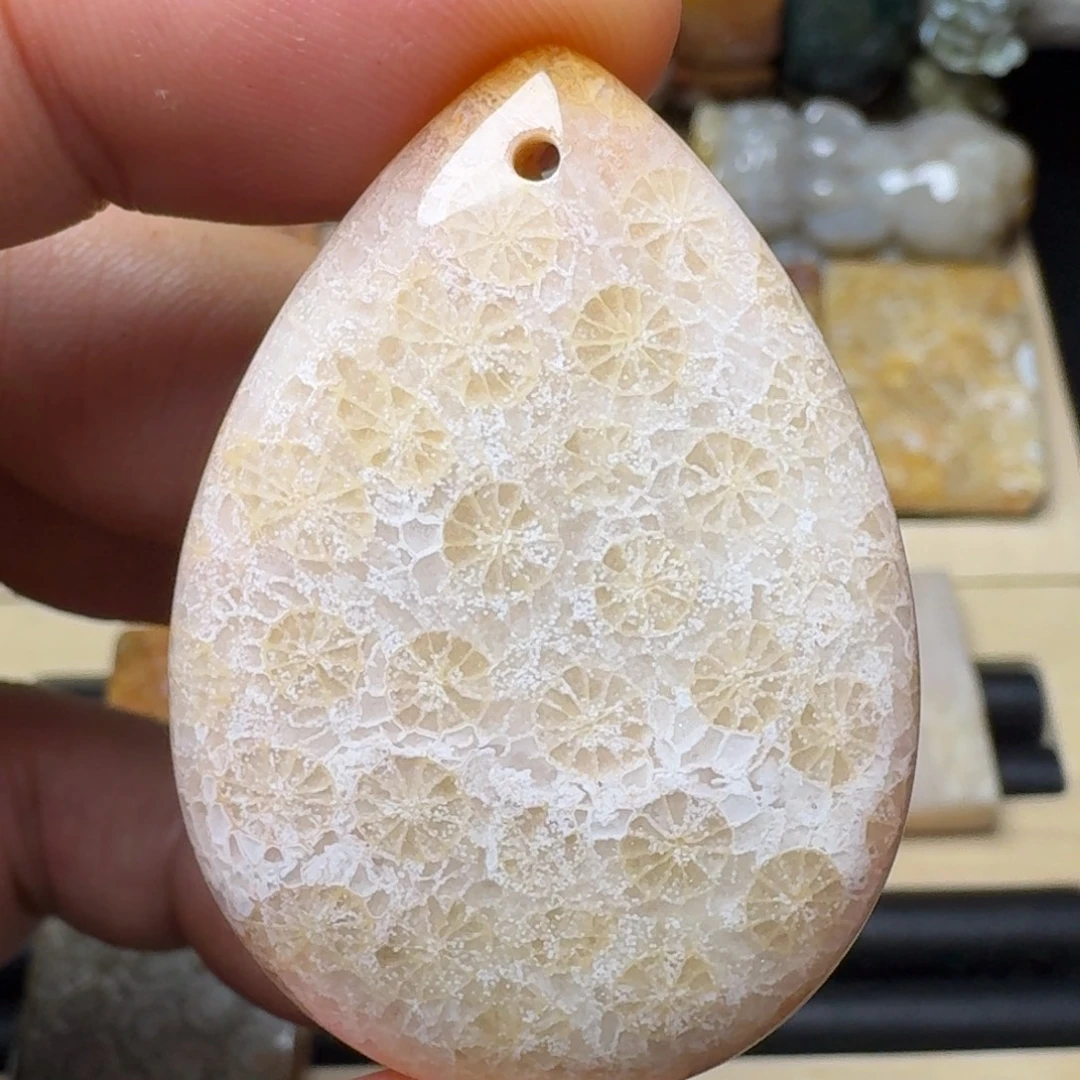硅化玉未镶嵌纯天然色有机玉石保真色