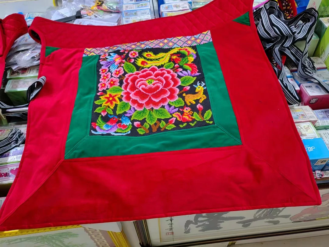 029  青苹果十字绣背带心 自己绣