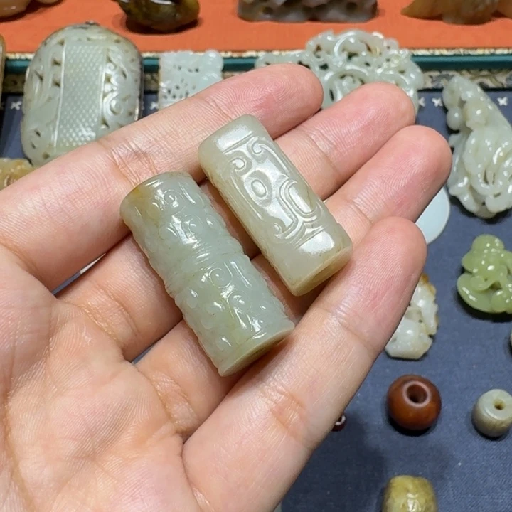 橘***~和田玉未镶嵌颈饰