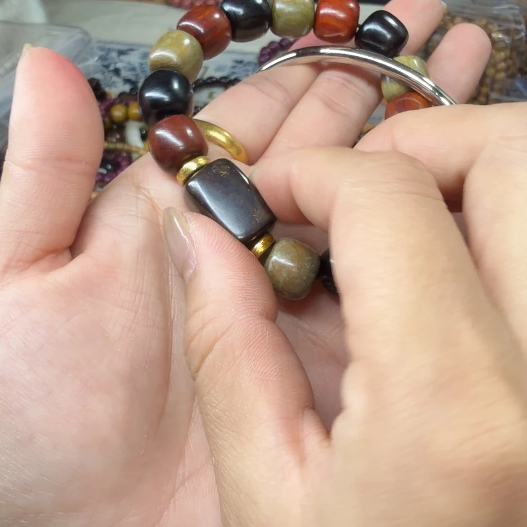 无事牌维腊木（绿檀）