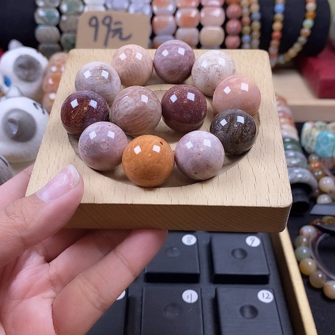 臣***.硅化珊瑚（珊瑚玉）未镶嵌单珠