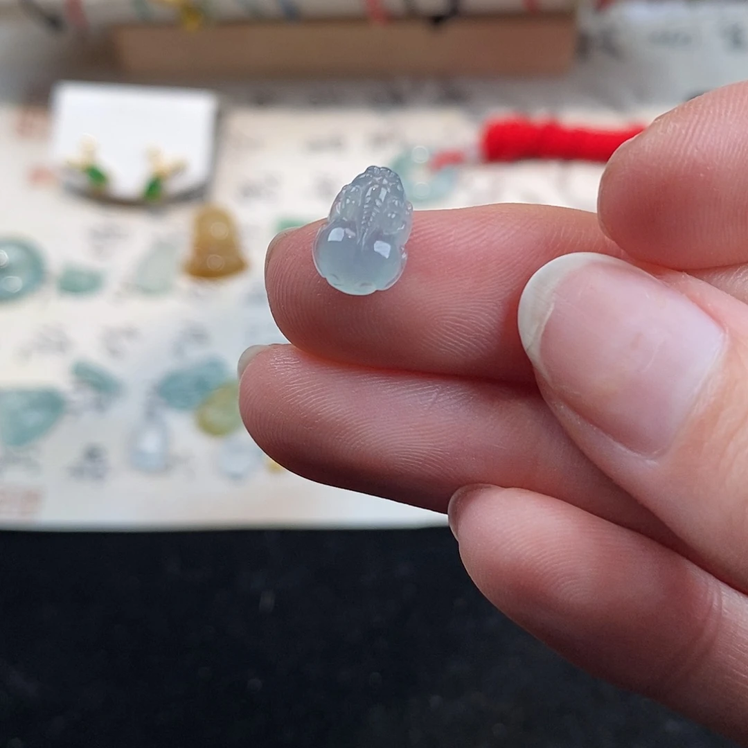 翡翠颈饰未镶嵌天然翡翠