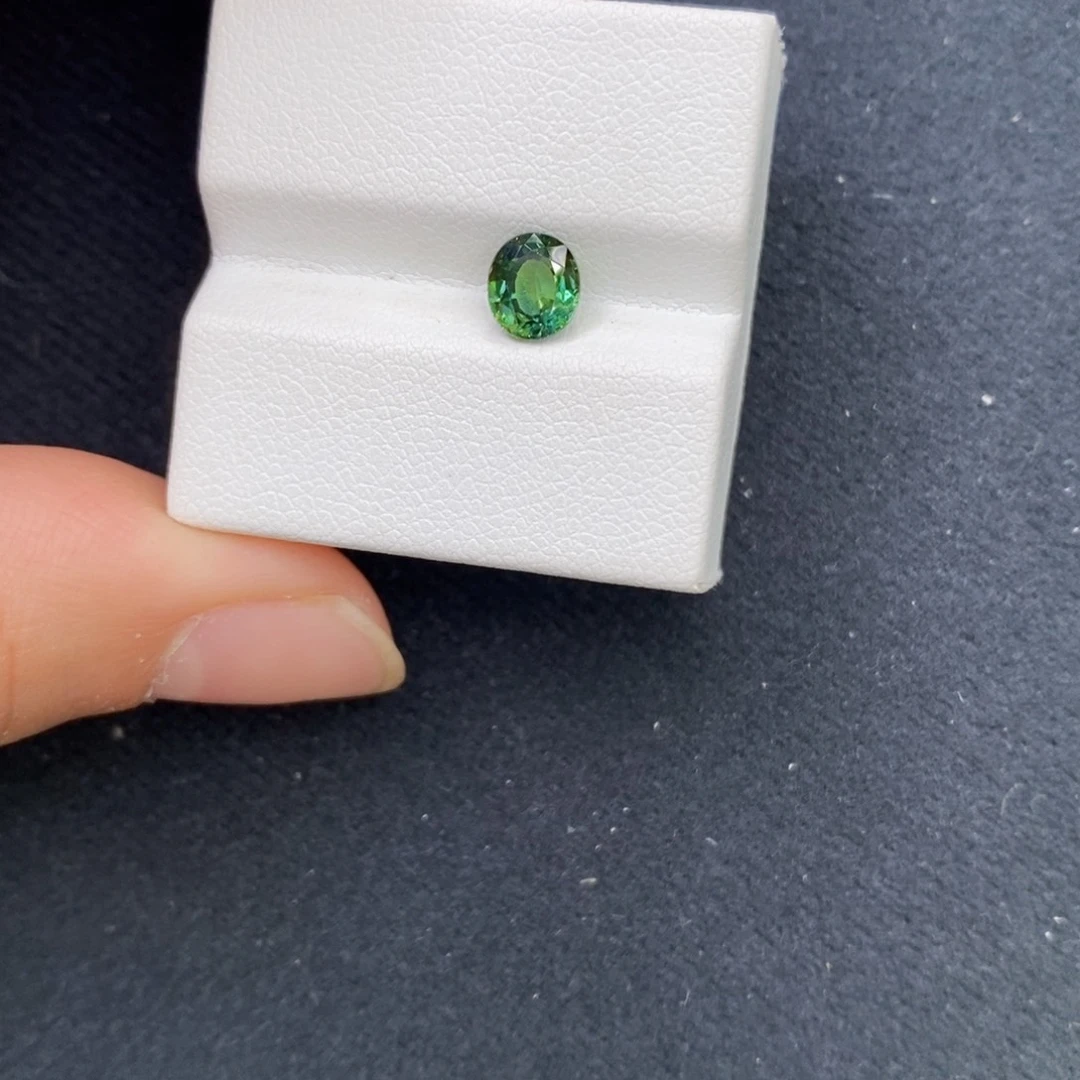 蓝宝石裸石未镶嵌0.99ct