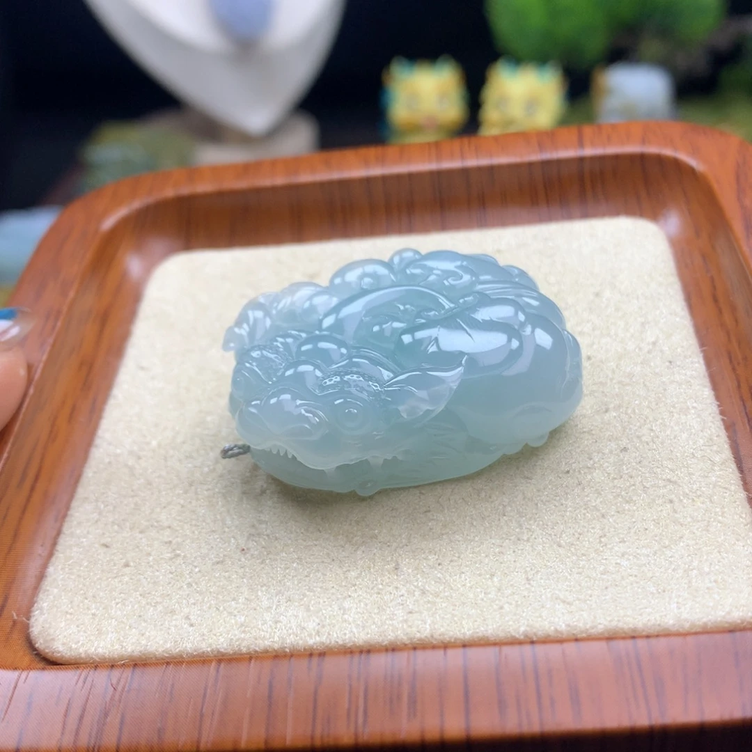 翡翠未镶嵌颈饰37