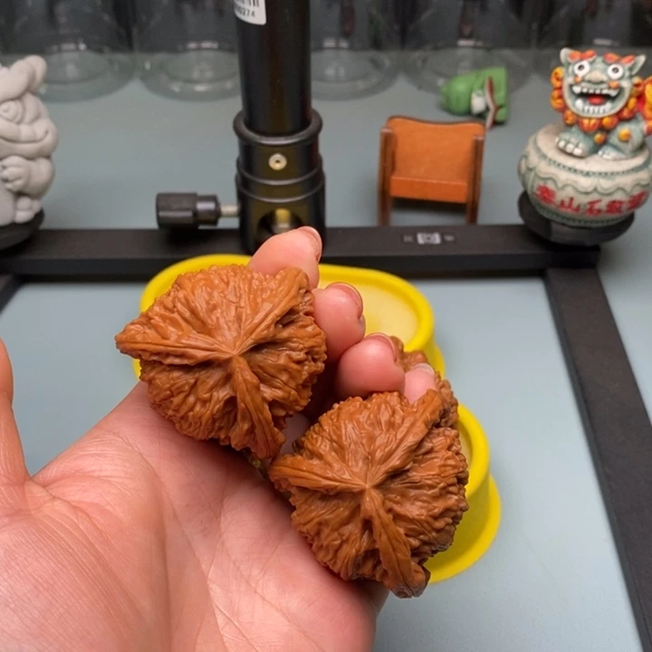 忙***叔文玩核桃吊坠42尺寸白狮子微修