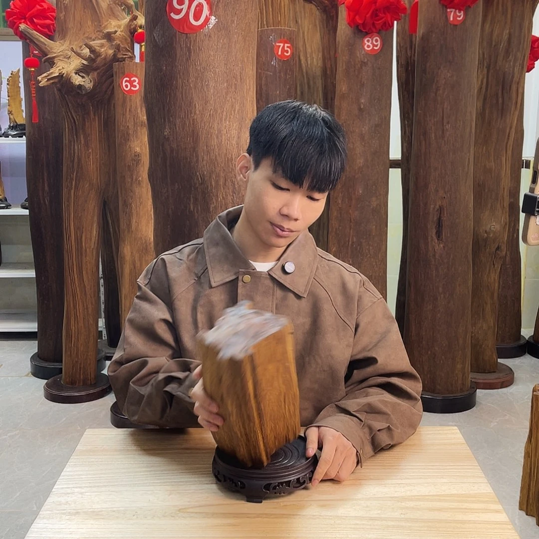 沉香碎屑沉香原材料