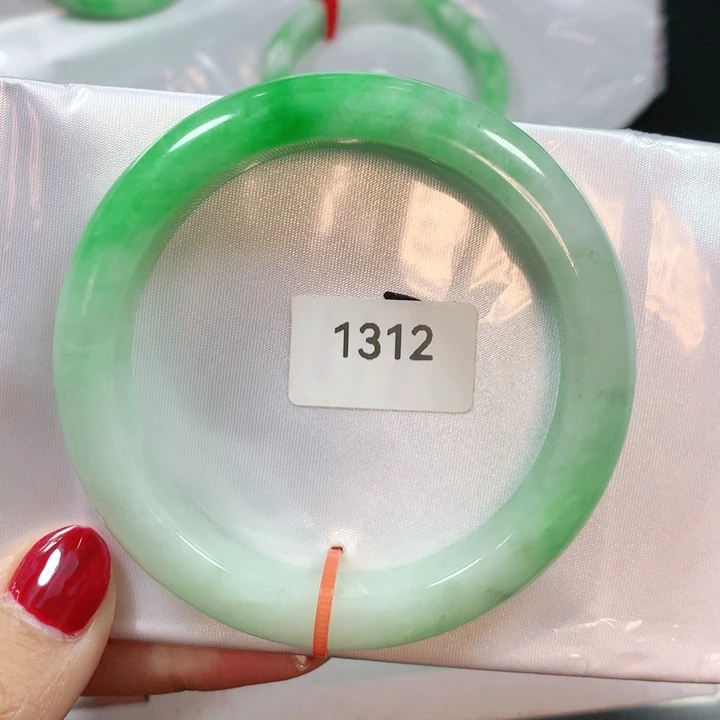 翡翠手镯未镶嵌天然翡翠手镯02