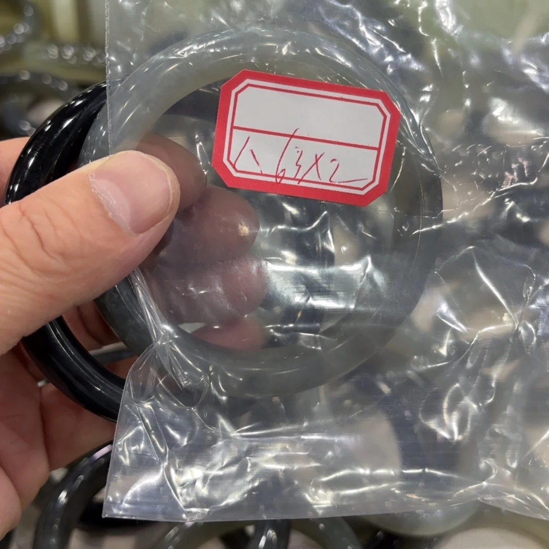 蛇纹石玉手镯未镶嵌非****镜