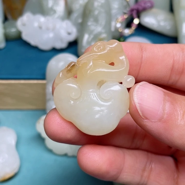 和田玉未镶嵌颈饰买***买