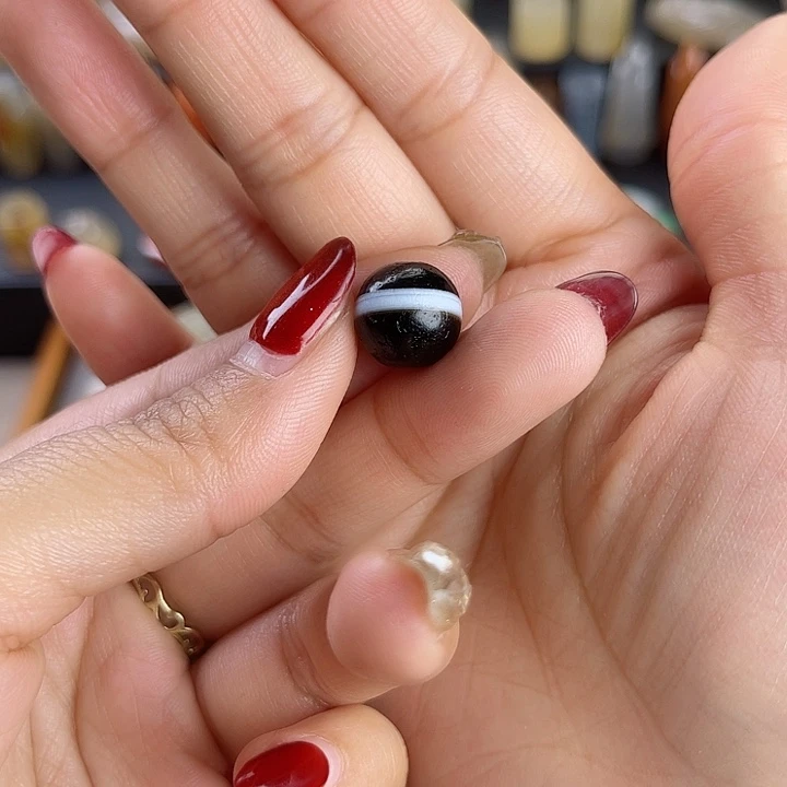 玛瑙手饰未镶嵌一**海珠子