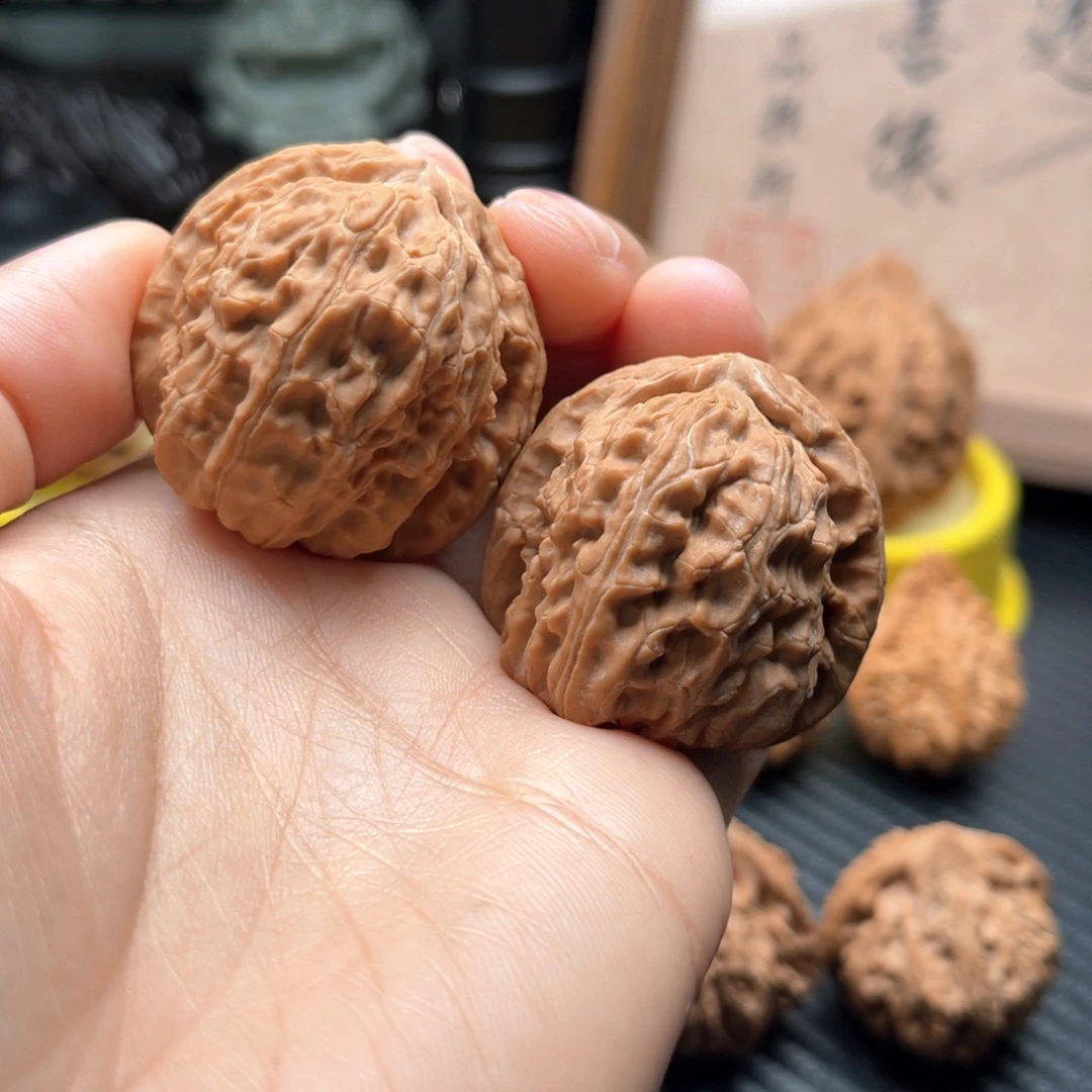 文玩核桃吊坠36白狮子