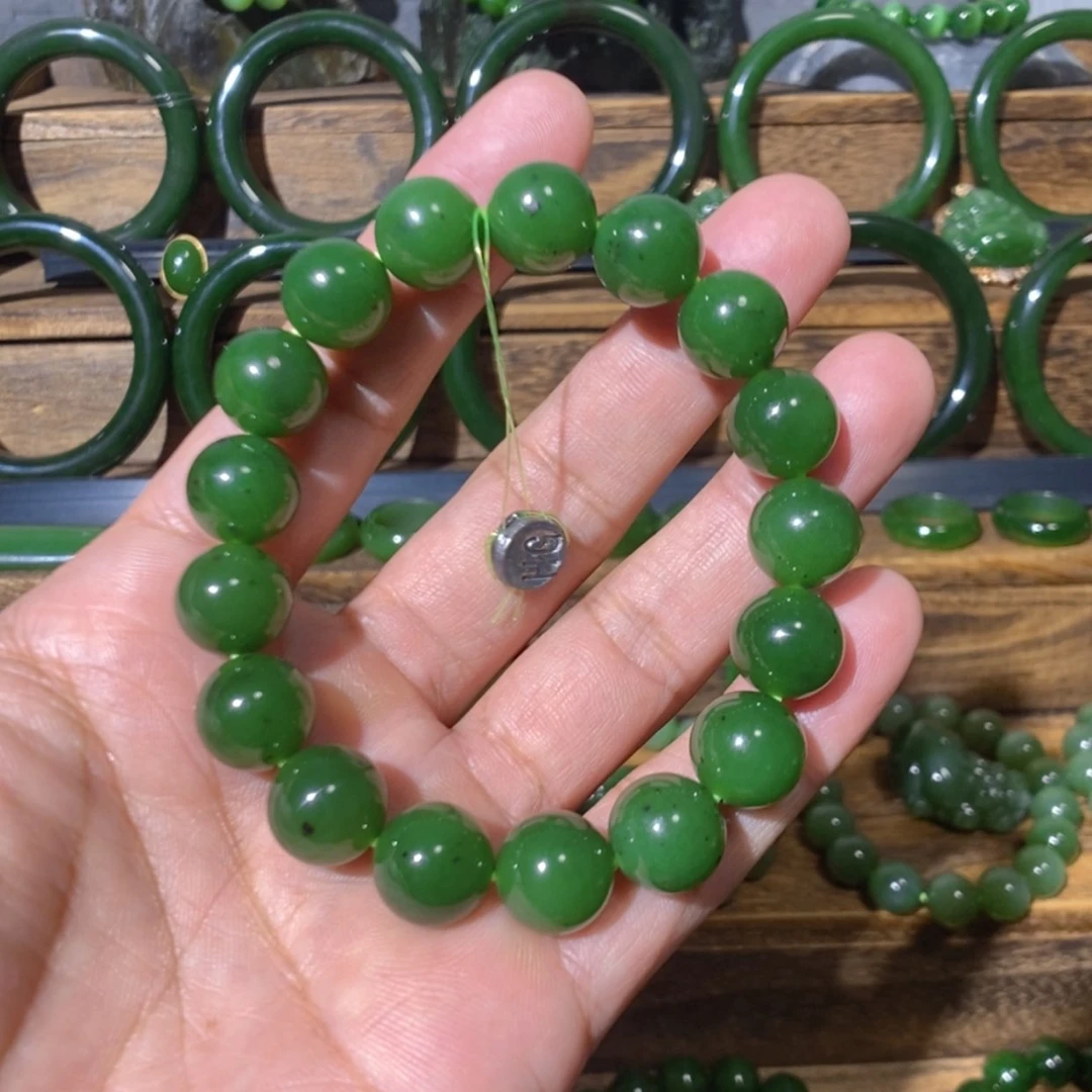 【闪购商品】吊坠(不含链)未镶嵌和田玉张*甄俄料阳绿手串12