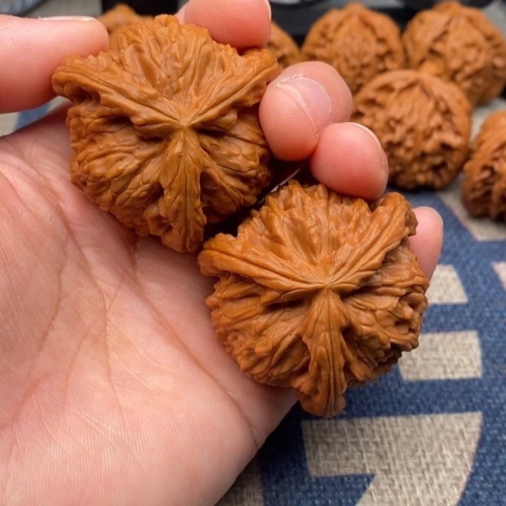 吊坠文玩核桃小*啦三棱