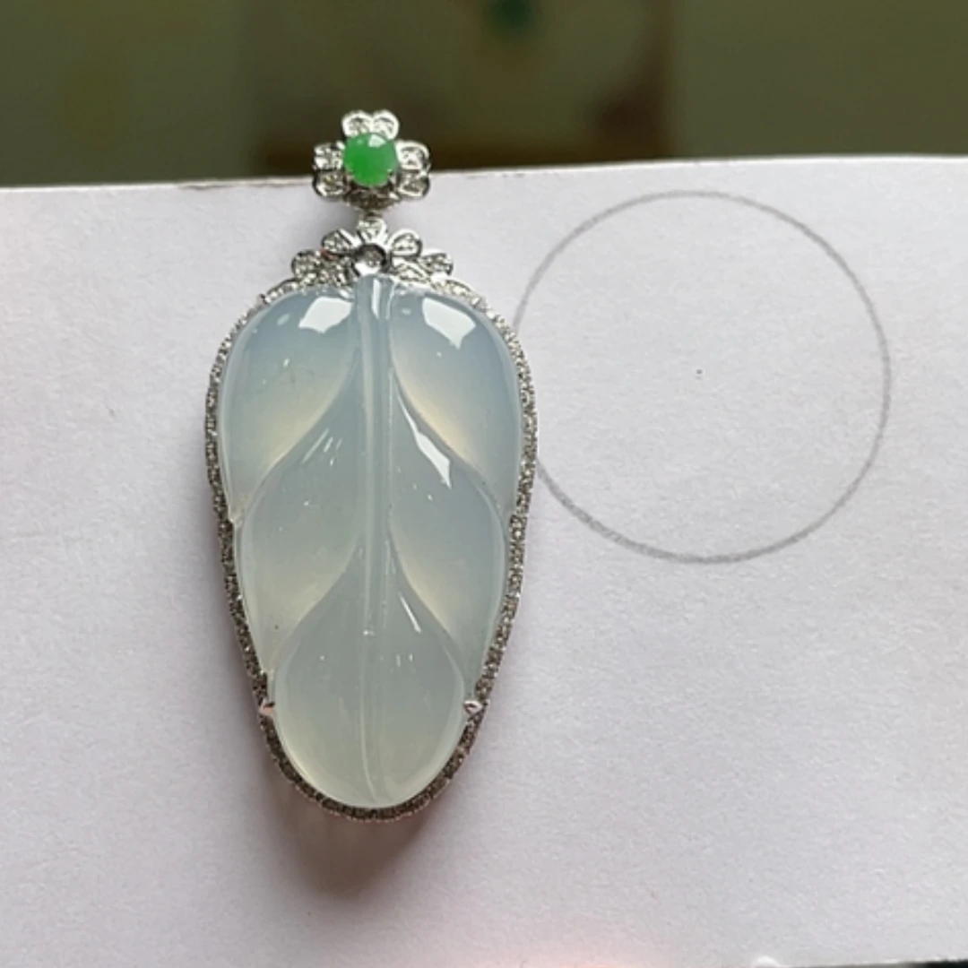 【闪购商品】吊坠(不含链)18K金镶嵌翡翠