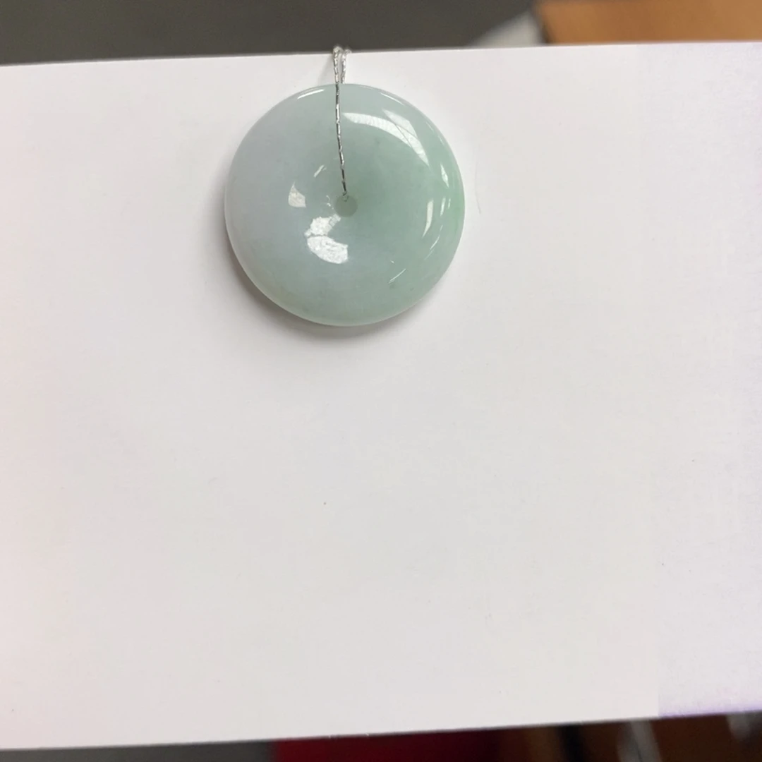 翡翠颈饰未镶嵌平安扣
