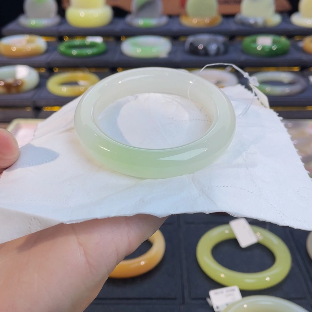 和田玉未镶嵌手镯翠青手镯53