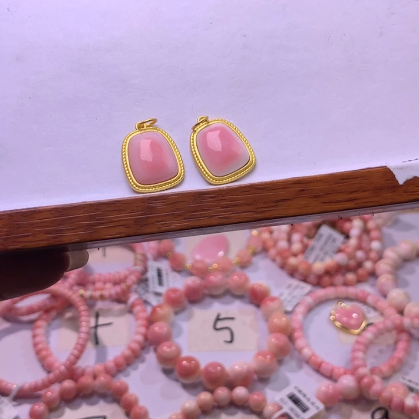 【闪购商品】查罗石颈饰合金福利随机发一个