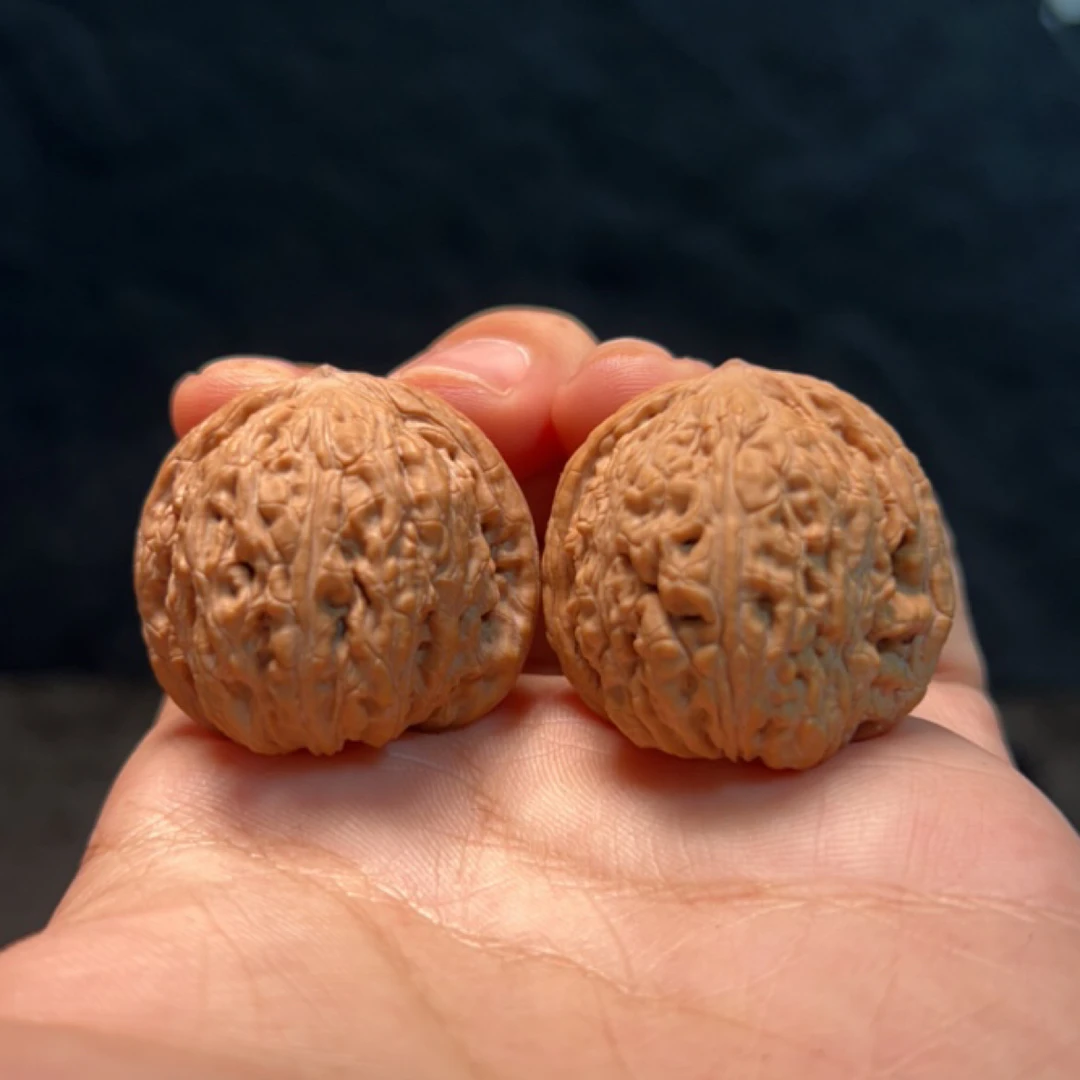 文玩核桃 承德密纹 8380 号 33.5 尺寸