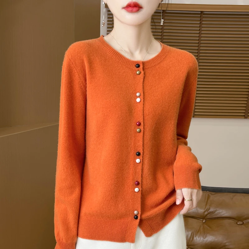 545安迪绒圆领彩扣开衫